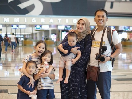 Curhat Zaskia Mecca Bingung Antar Jemput 4 Anaknya yang Mulai Sekolah