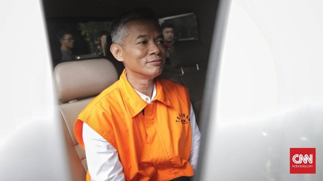 Komisioner KPU, Wahyu Setiawan menegaskan tak bakal mengajukan praperadilan dan akan kooperatif atas kasus hukumnya usai ditetapkan menjadi tersangka KPK.
