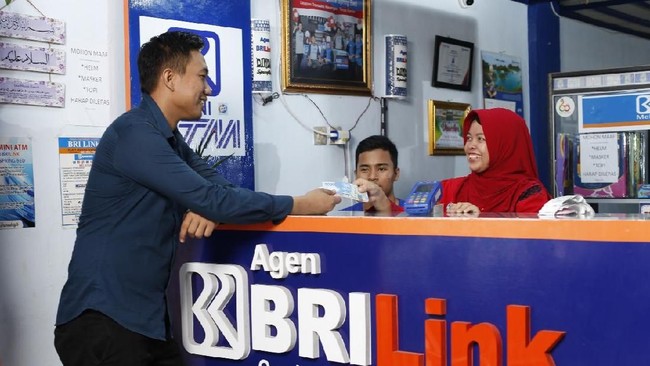 PT Bank Rakyat Indonesia (Persero) Tbk atau BRI mencatat transaksi agen BRILink yang tersebar di warung kecil mencapai Rp1.427 triliun sepanjang 2023.