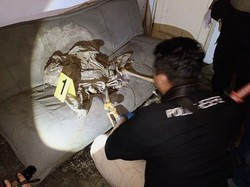 Detik-detik Penemuan Kerangka Manusia Duduk di Sofa Rumah Kosong