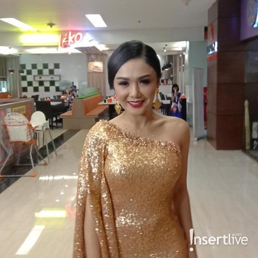 Yuni Shara Tak Menyangka Fotonya Saat Banjir Viral