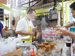 Di 5 Kedai Kopi Ini Bisa Sarapan Bakpao hingga Timpan Srikaya