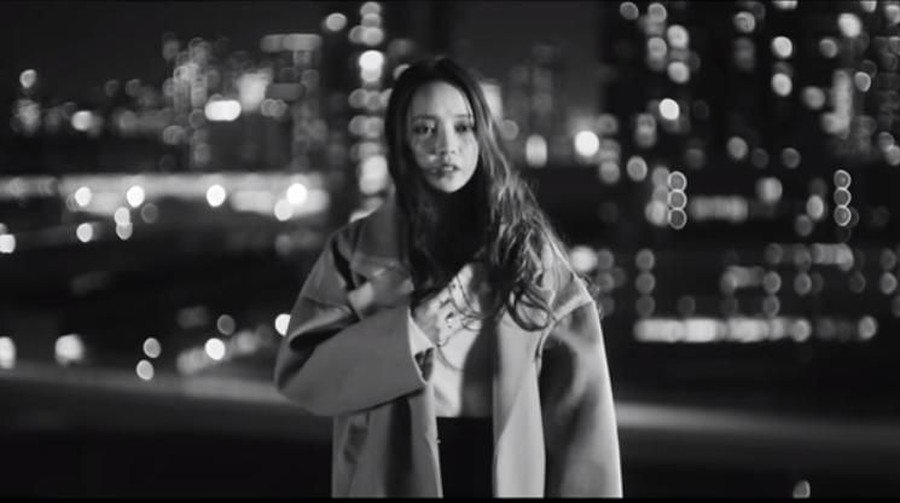 Goo Hara dalam video musik Hello