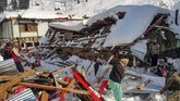 FOTO: Cuaca Buruk Melanda Pakistan dan Afghanistan Cuaca buruk yang ditandai dengan bencana tanah longsor, banjir, hingga musim dingin tengah menimpa Pakistan dan Afghanistan dalam beberapa hari terakhir.
