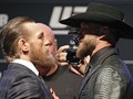 FOTO: McGregor vs Cerrone Tanpa Kata-kata Kotor