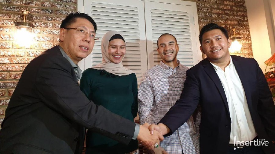 Gathan Saleh Hilabi dan Stefano Tintingon Akhirnya Berdamai Gathan Saleh Hilabi dan Stefano Tintingon akhirnya sepakat untuk menempuh jalur damai terkait kasus penganiayaan.