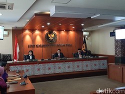 Video Momen DKPP Copot Wahyu Setiawan dari Anggota KPU