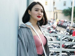 Respons Wika Salim Disebut Pemersatu Bangsa karena Pose Seksinya