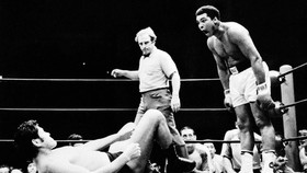Muhammad Ali dan Jalan Perjuangan Mengenalkan Islam