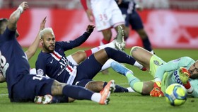 FOTO: Neymar dan Mbappe Menggila, PSG Bantai Monaco