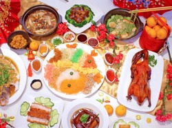 Menu Spesial Imlek 2020 di Holiday Inn Kemayoran: Yu-Sheng & Peking Duck