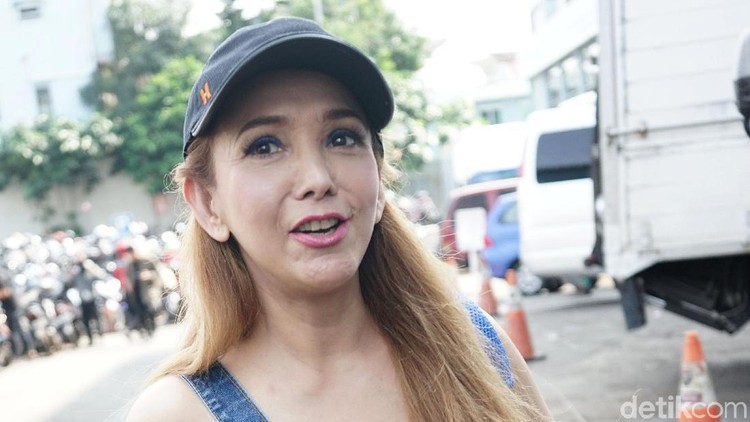 Kiki Fatmala saat ditemui di studio Trans TV.