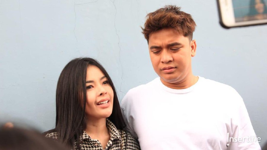Meski beda agama, Billy Syahputra dan Elvira Caroline sudah merencanakan pernikahan.