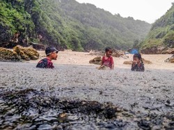 Keseruan dalam Hujan