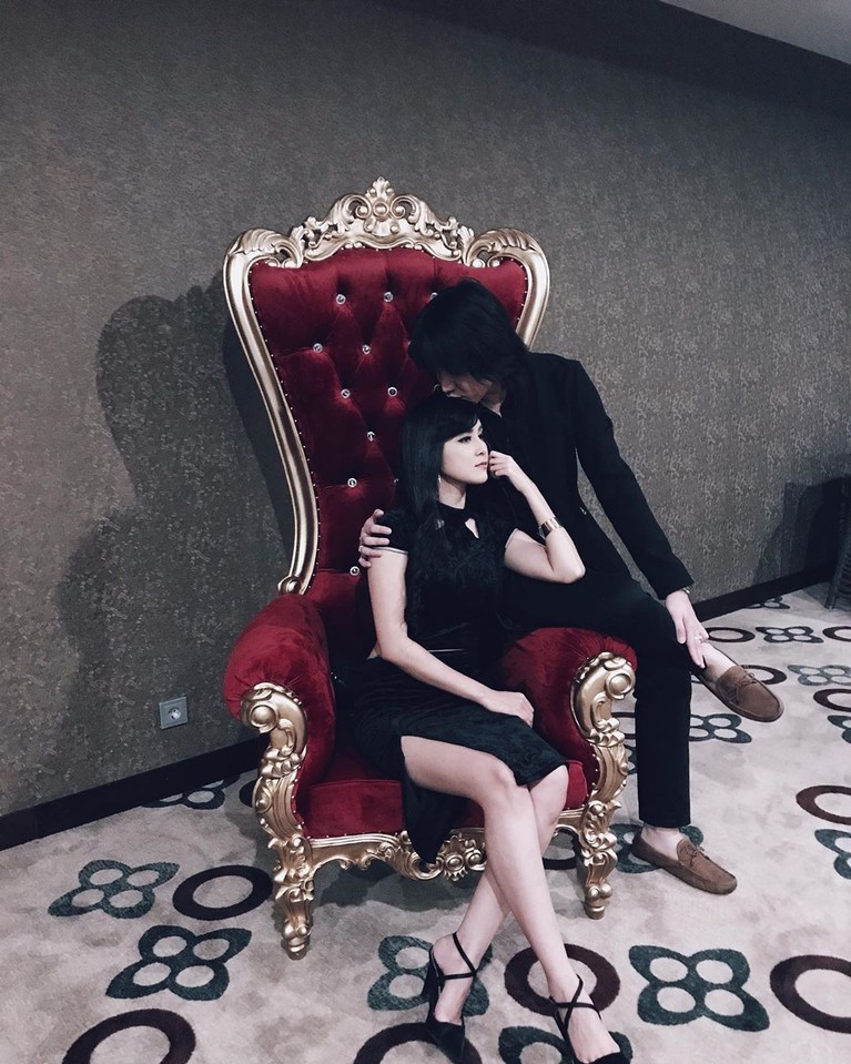 Segera Menikah, Intip Kemesraan Kevin Aprilio & Vicy Melanie Yuk! Addie MS mengatakan bahwa Kevin Aprilio dan Vicy Melanie akan melagsungkan pernikahan di pertengahan tahun 2020.