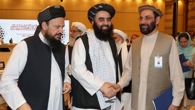 Kelompok Taliban mendukung langkah Presiden Donald Trump menarik pasukan dari Afghanistan.