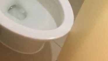 Cegah COVID-19, Semprotkan Benda-benda di Rumah Ini dengan Disinfektan