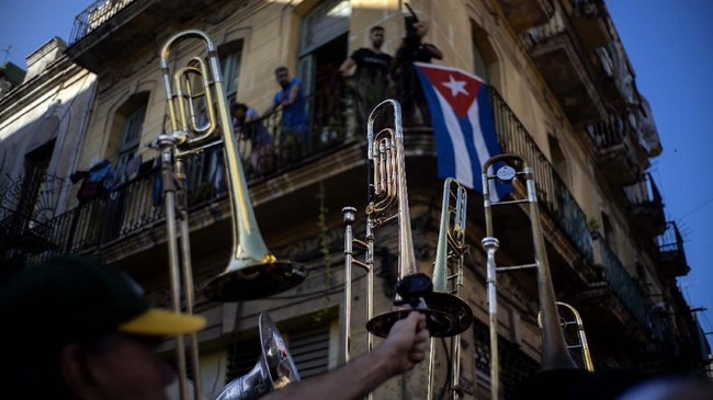 FOTO: Mengulas Senyum di Havana Jazz Plaza Festival
