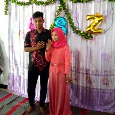 Kisah Asmara Ponari dengan Zuroh hingga Resmi Tunangan