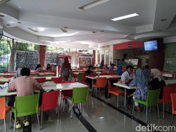 Meski Minimalis, Kafe Cangkir Jadi Favorit Mahasiswa UIN