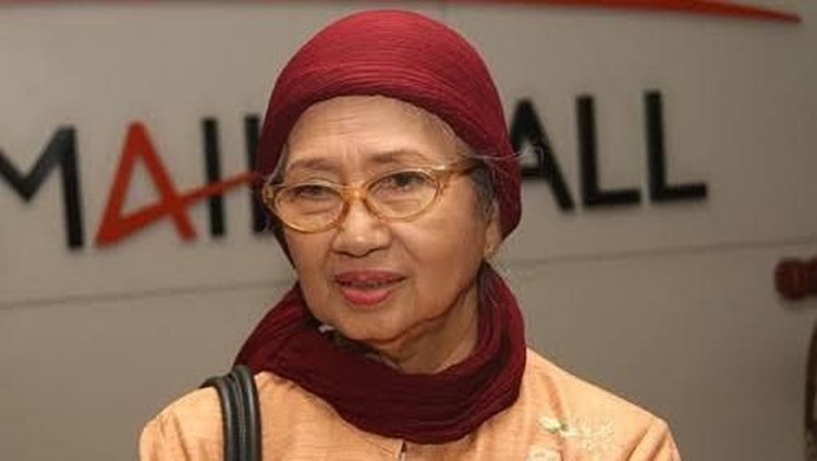 Dunia hiburan Tanah Air kembali berduka. Aktris lawas yang juga ibu dari mendiang Ria Irawan, Ade Irawan tutup usia hari ini, Jumat (17/1/2020) di RS Fatmawati.