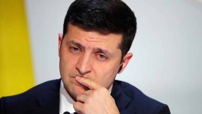 Presiden Ukraina, Volodymyr Zelensky, mengungkapkan ada anggota NATO yang mendukung sikap Rusia menolak negara itu masuk aliansi pertahanan tersebut.