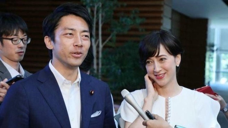 Budaya cuti di Jepang sangat jarang, Bunda. Tapi, Menteri Lingkungan Jepang Shinjiro Koizumi memutuskan cuti panjang demi menemani istri setelah melahirkan.
