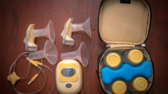 Set of electric breast pump for pregnant woman