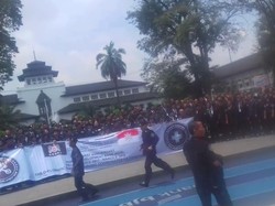 Jejak Sunda Empire: Upacara di Isola-Kumpul Depan Gedung Sate