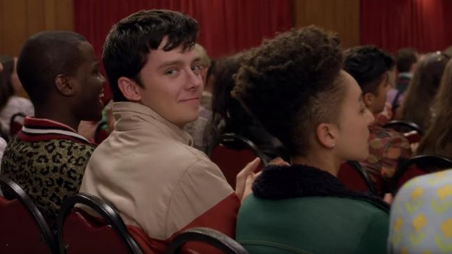 Kebahagiaan Otis 'Diganggu' Maeve di Sex Education 2 Serial Sex Education musim dua akan tayang mulai Jumat (17/1) di Netflix. Otis diceritakan tak dapat melepaskan bayang-bayang Maeve.