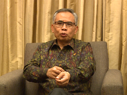 Buka-bukaan Bos OJK soal Bunga Kredit Sulit Turun hingga Dampak PPKM
