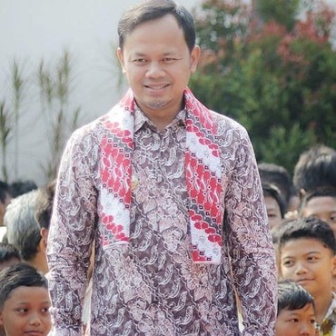 Gaya Unik Bima Arya Promosi Program Kerja Sambil Lari Viral di Sosmed