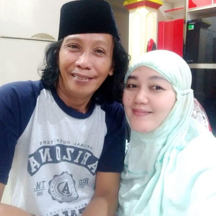 <p>Tidak cuma ketika make up. Mila juga tampil cantik dengan wajah yang natural seperti ini. (Foto: Instagram @mandra_ys)</p>