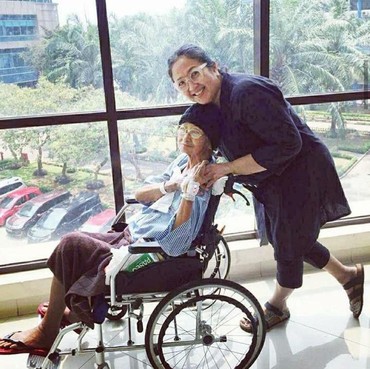 Dewi Irawan Ungkap Kesamaan Sifat Almarhumah Ria & Ade Irawan