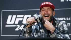 FOTO: Tawa Sebelum Darah Bercucuran di McGregor vs Cerrone