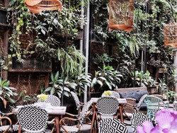 Habis Bersantai di Taman Puring, Bisa Mampir di 5 Kafe Kece Ini