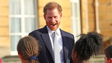 Absen pada Ultah Ratu Elizabeth, Pangeran Harry Hindari Keluarga Kerajaan?