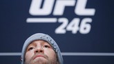 FOTO: Tawa Sebelum Darah Bercucuran di McGregor vs Cerrone Conor McGregor dan Donald Cerrone menjalani media day sebelum pertarungan UFC 246 di T-Mobile Arena, Las Vegas.
