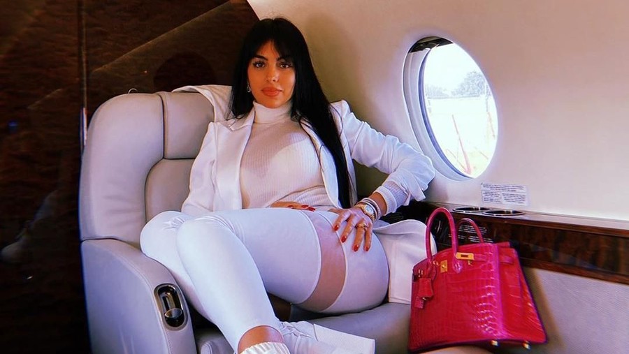 WAGs cantik dan seksi.