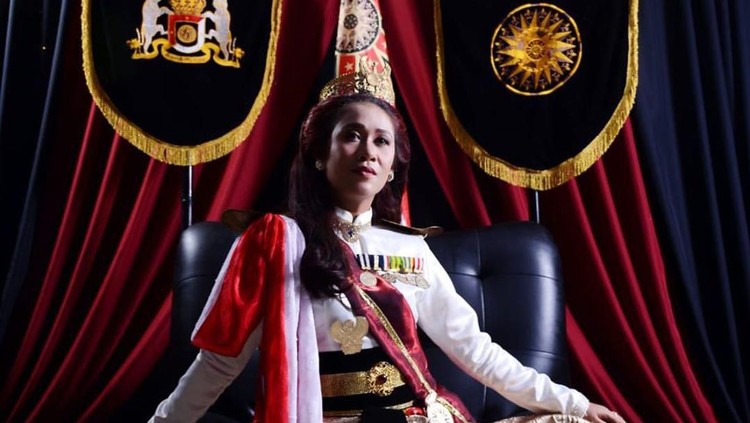 Berita kehidupan glamor Ratu Keraton Agung Sejagat, hingga enam makanan yang sebaiknya dihindari selama kehamilan, jadi yang terpopuler di HaiBunda hari ini.