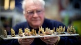 FOTO: Pameran Miniatur Alat Transportasi Digelar di London Pameran miniatur digelar di London dan menampilkan berbagai model alat transportasi dari masa ke masa.