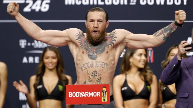 Kapten Real Madrid, Sergio Ramos mengutarakan tantangan terhadap bintang UFC, Conor McGregor.