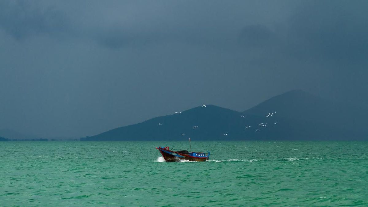 Arus Kencang, 2 Kapal Wisata Tabrakan di Selat Padar