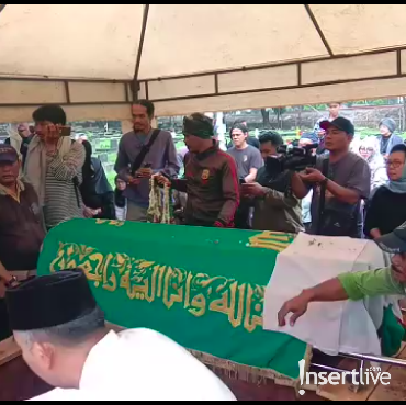 Dimakamkan Hari Ini, Jenazah Ade Irawan Tiba di TPU Tanah Kusir