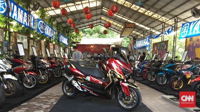 Video 'sepeda nmax' menjadi viral lantaran mengecoh polisi saat digunakan di jalan raya.