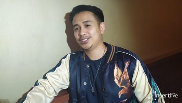 img-title Tak Menyerah Bikin Istri Hamil, Ajun Perwira: Aku Ingin Jadi Papa Muda