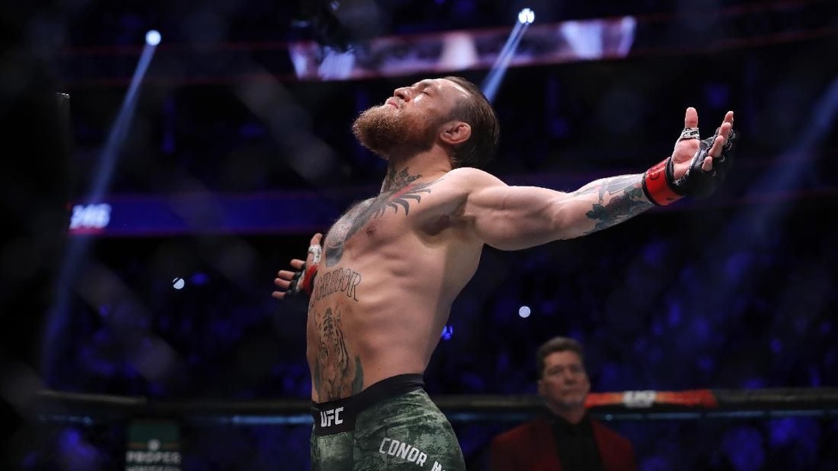 FOTO: Kemenangan TKO 40 Detik McGregor di UFC 246