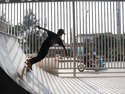 Skate Park Kekinian di Kolong Flyover Pasar Rebo