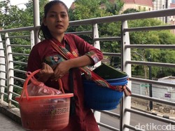Hotman Paris Ajak Penjual Getuk Cantik Ini Jadi Aspri, Ini Tanggapannya