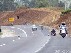 Pelihara Momentum Saat Nyetir Mobil di Tanjakan, Biar Nggak Merosot